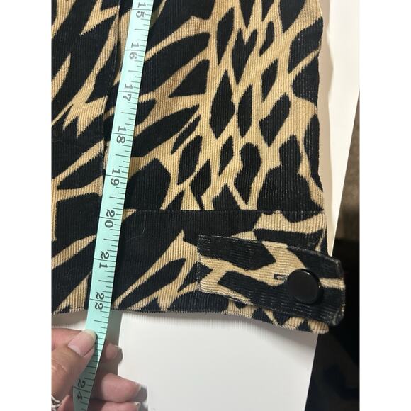 Carlisle Giraffe Print Corduroy Zip Vest (US 12) - Picture 8 of 12